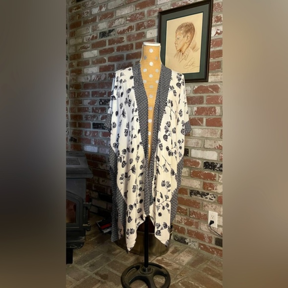 Maurices Shawl Scarf Wraps Cardigan white and black floral